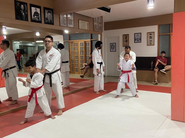 Karateca Arthur Duarte -Renbukan Brasil - Escola de Artes Marciais - Cotia - São Paulo - Aula de Karate Shotokan