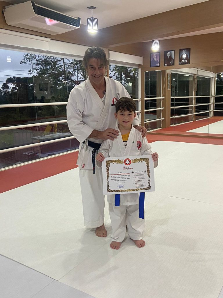 Aula de Karate Infantil - Renbukan Brasil - Cotia - São Paulo - Escola de Artes Marciais Japonesas - Sensei Roberto Nascimento - Beto nasci - (4)