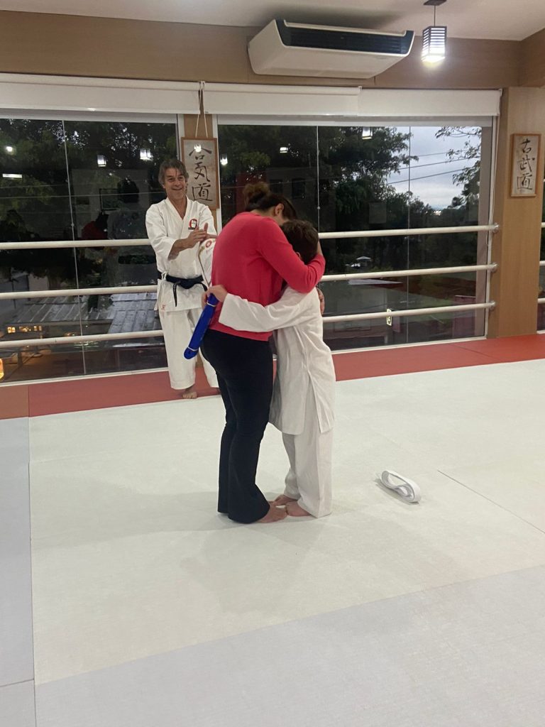Aula de Karate Infantil - Renbukan Brasil - Cotia - São Paulo - Escola de Artes Marciais Japonesas - Sensei Roberto Nascimento - Beto nasci - (5)