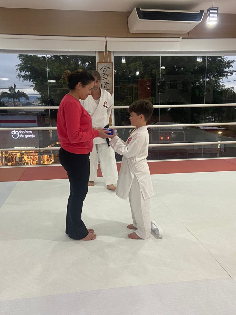 Aula de Karate Infantil - Renbukan Brasil - Cotia - São Paulo - Escola de Artes Marciais Japonesas - Sensei Roberto Nascimento - Beto nasci - Troca de Faixa