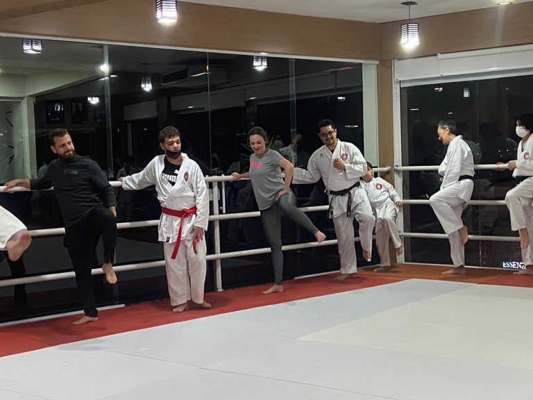 Aula de Karate Shotokan - Escola Renbukan Brasil - Sensei Francisco Santiago - Arthur Duarte - Cotia São Paulo