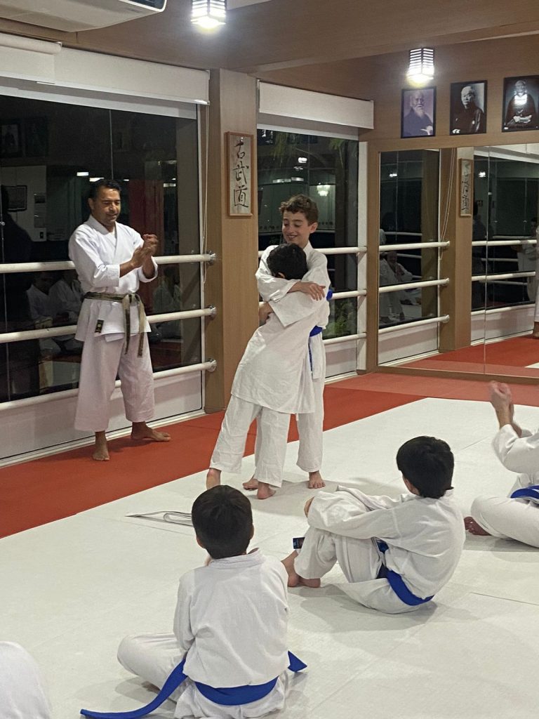 Aula de Karate para crianças - Renbukan Brasil - Escola de Artes Marciais Japonesas - Sensei Francisco Santiago (4)