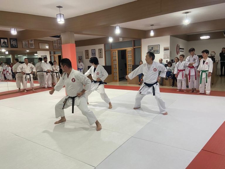 Aulas de Karate - Cotia - São Paulo - Renbukan Brasil - Escola de Artes Marciais Japonesas - Cotia - São Paulo - Sensei francisco Santiago - Arthur Duarte