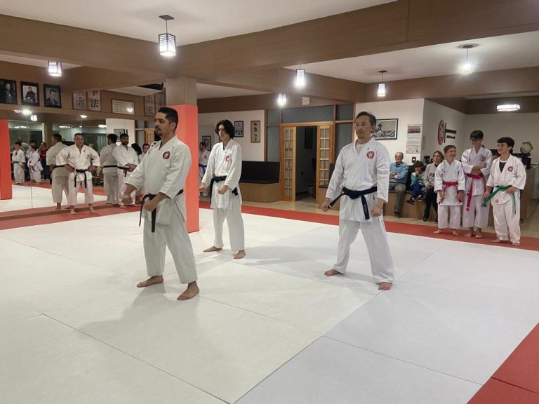 Aulas de Karate - Cotia - São Paulo - Renbukan Brasil - Escola de Artes Marciais Japonesas - Cotia - São Paulo - Sensei francisco Santiago - Arthur Duarte