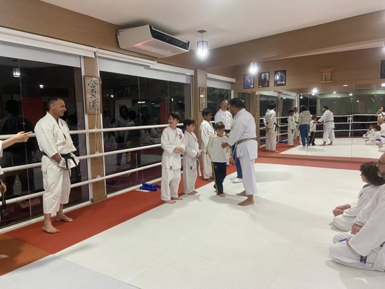 Aulas de Karate - Cotia - São Paulo - Renbukan Brasil - Escola de Artes Marciais Japonesas - Cotia - São Paulo - Sensei francisco Santiago - (7)