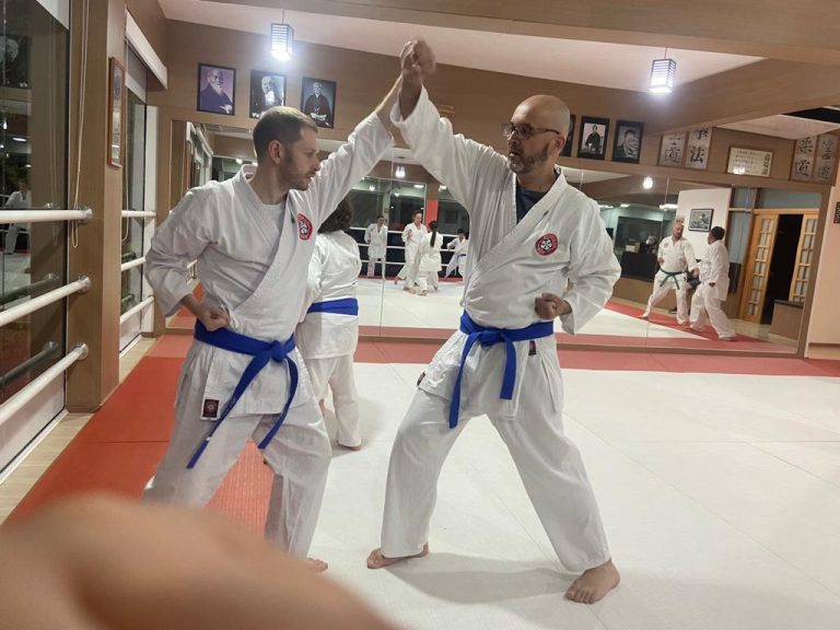 Aulas de karate-do na Renbukan Brasil - Escola de Artes Marciais Japonesas - Cotia - São Paulo - Sensei Francisco Santiago (24)