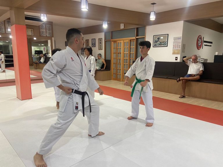 Aula de Karate-do - Sensei Francisco Santiago - Renbukan Brasil - Escola de Artes Marciais Japonesas - Arthur Duarte