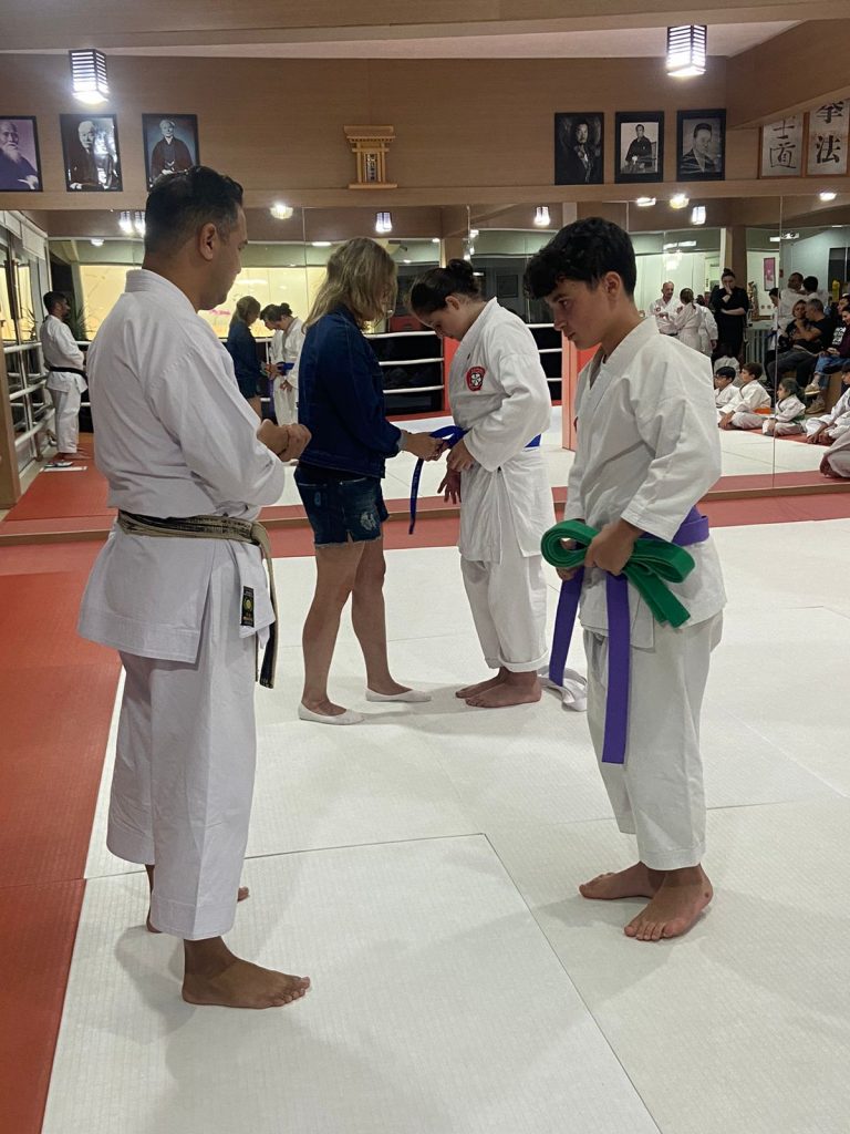 Aulas de karate-do com sensei Francisco Santiago - Renbukan Brasil - Escola de Artes Marciais Japonesas - Cotia - São Paulo (14)