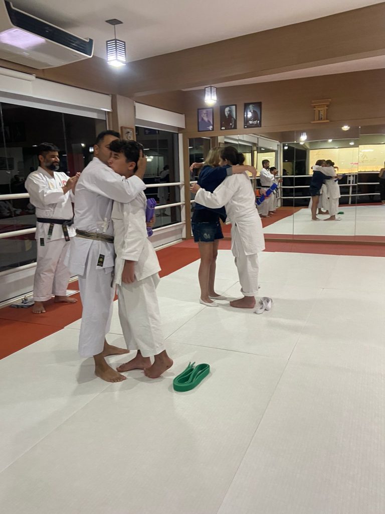 Aulas de karate-do com sensei Francisco Santiago - Renbukan Brasil - Escola de Artes Marciais Japonesas - Cotia - São Paulo (16)