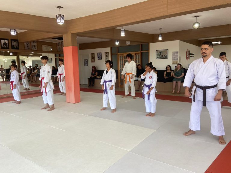 Exame de Faixa - Karate - Renbukan Brasil - Escola de Artes Marciais Japonesas - Cotia - São Paulo - Sensei Francisco Santiago- - Arthur Duarte Karate