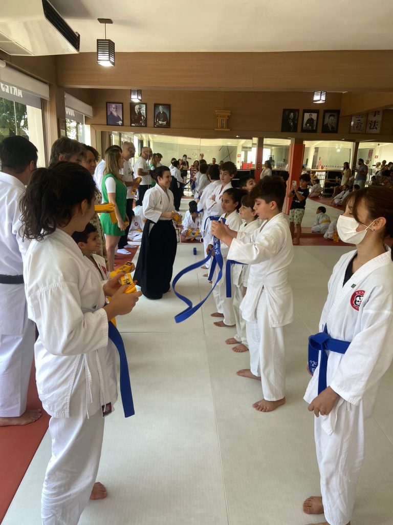 Exame de Faixa - Karate - Renbukan Brasil - Escola de Artes Marciais Japonesas - Cotia - São Paulo - Sensei Francisco Santiago