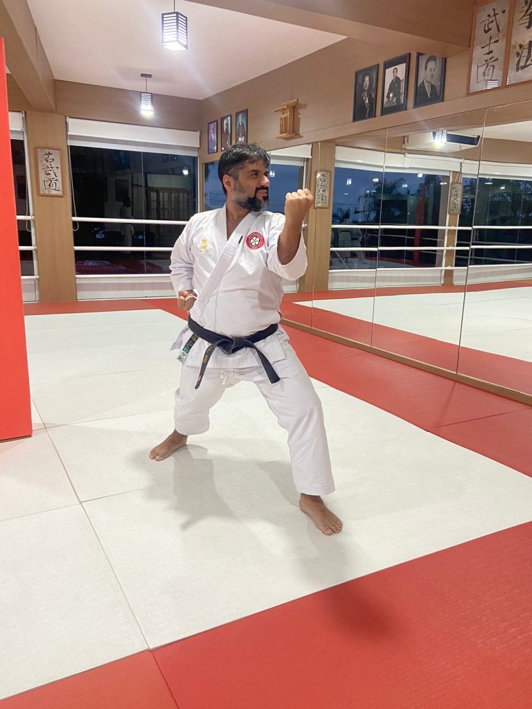 Aula de Karate Shotokan - Renbukan Brasil - Escola de Artes Marciais Japonesas - Cotia - São Paulo - Sensei Francisco Santiago (39)