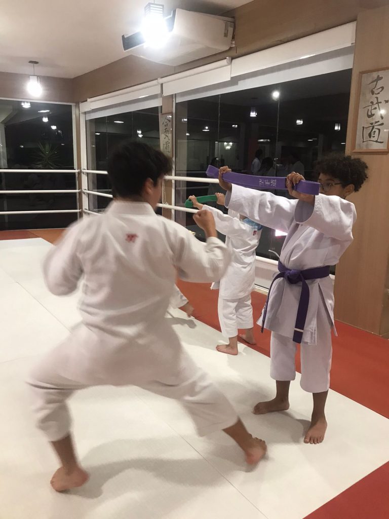 Aulas de 23 de Março de 2023 - Karate Shotokan - Sensei Francisco Santiago - Renbukan Brasil - Escola de Artes Marciais Japonesas - Cotia - São Paulo - Yago Seto - Fiorella Bonaguro