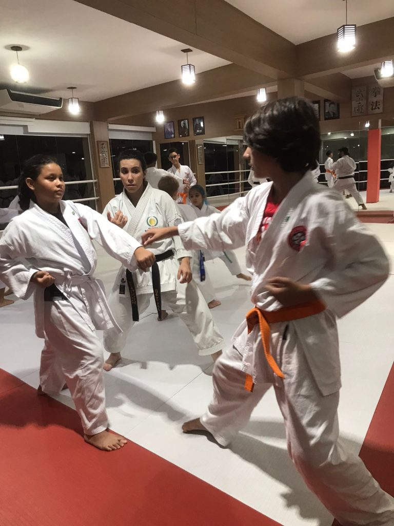 Aulas de 21 de Março de 2023 - Karate Shotokan - Sensei Francisco Santiago - Renbukan Brasil - cotia - São Paulo - Sensei Barbara Belafronte - Fiorella Bonaguro