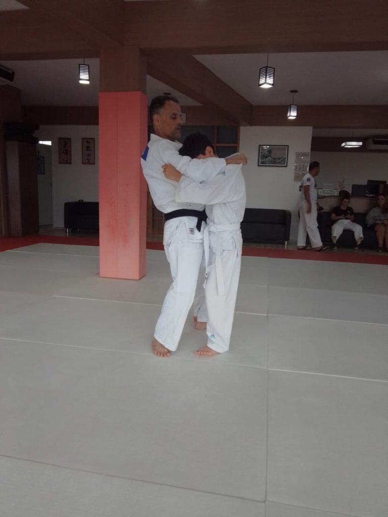 Judo para crianças - Renbukan Brasil - Sensei Newton Modesto - Cotia - Vargem Grande Paulista - Carapicuiba